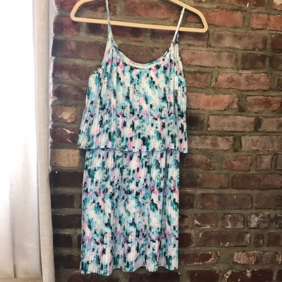 Parker pleated dress - Picture 2 of 5